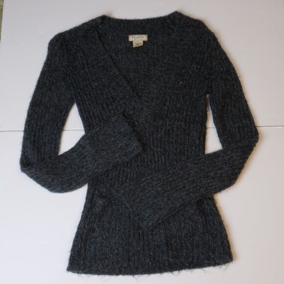 Arizona Jean Company Sweaters - Arizona Jean company V neck pullover sweater.